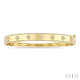 3/4 Ctw Round Cut Diamond Clover Fashion Bangle in 14K Yellow Gold